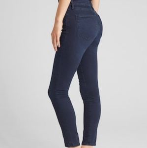 GAP High Rise True Skinny Jeans in Sculpt